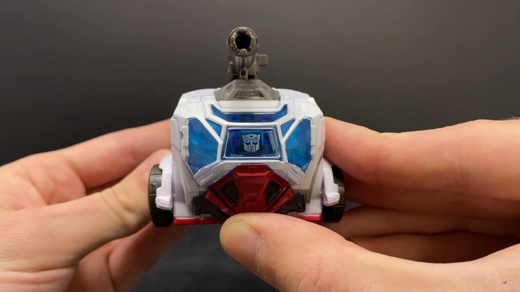 Transformers Bumblebee Movie Studio Series Ratchet In Hand Image  (41 of 45)